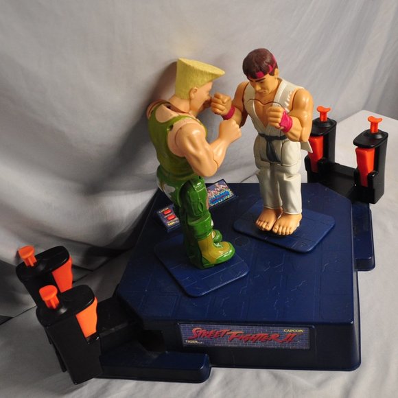 Vintage 1993 Tiger Capcom street fighter 2 II rock em sock em robots game (P59) - Picture 2 of 9